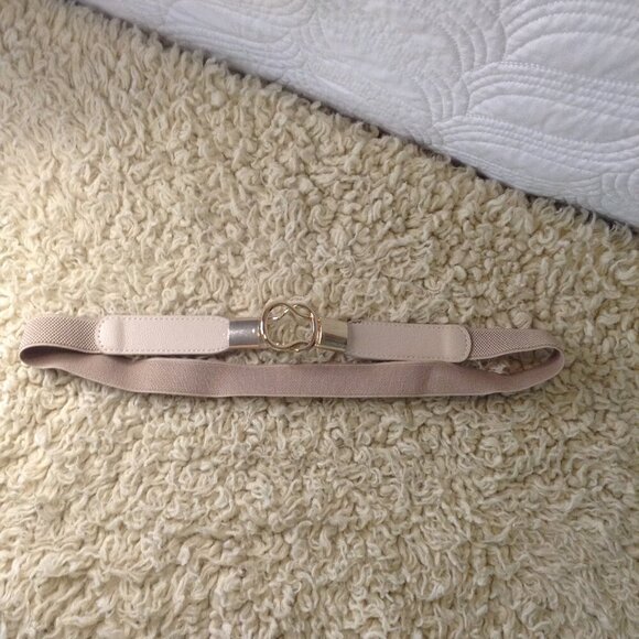NWOT Lot of 4; Stretch Belts; 4 colors; One size; metal S hook, Versatile, Chic - Picture 3 of 3